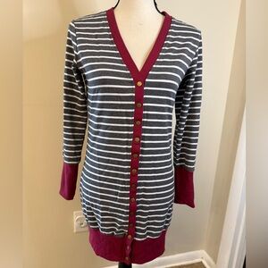 Merokeety long line cardigan gray white stripes red trim bronze snap front SZ SM